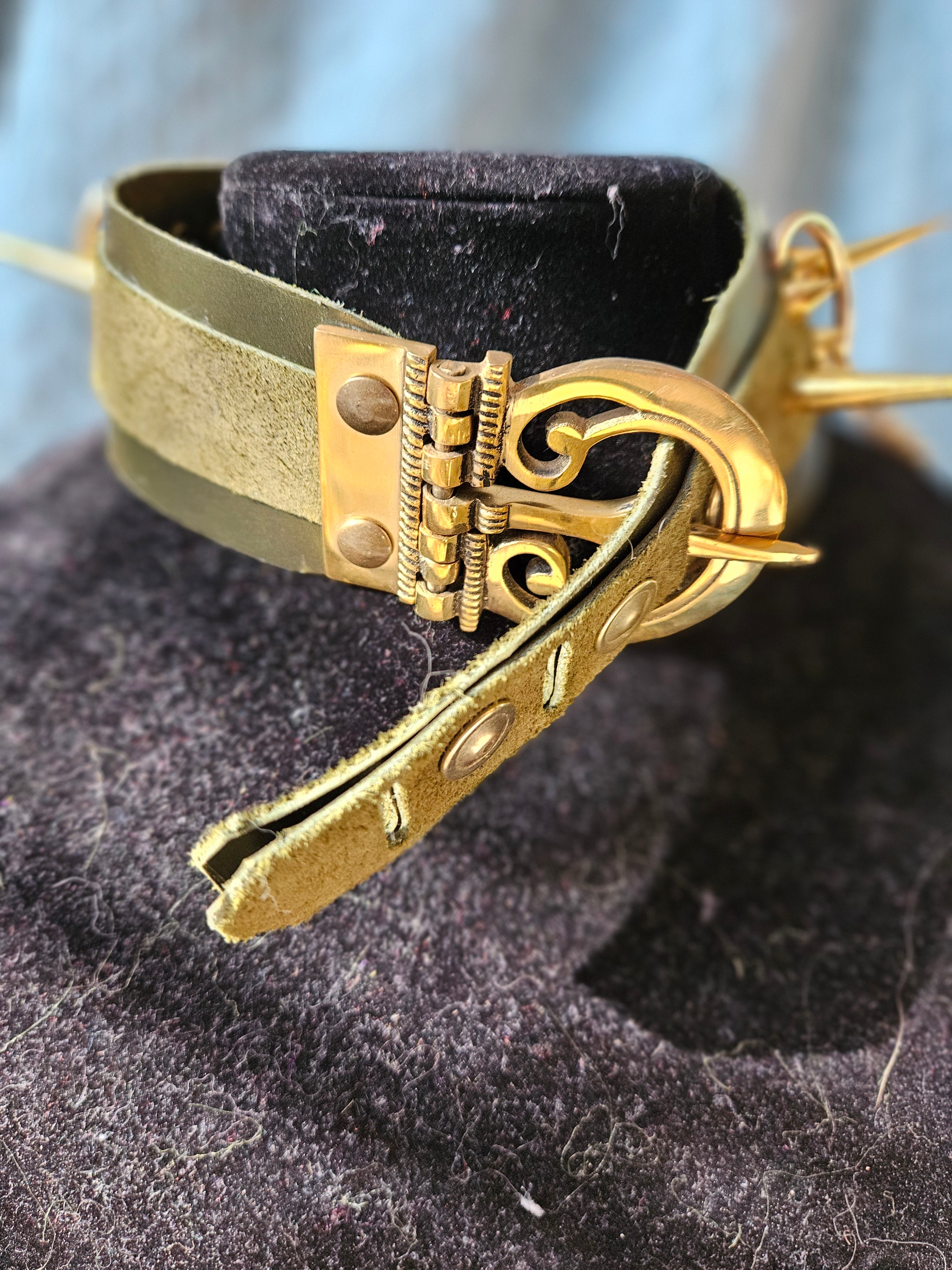 Mossy Chained Genuine Leather Choker